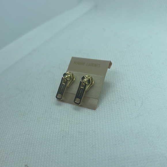 VINTAGE ZIPPER EARRINGS PIERCED POST NEVER USED GOLD TONE COSTUME JEWELRY - Picture 5 of 9